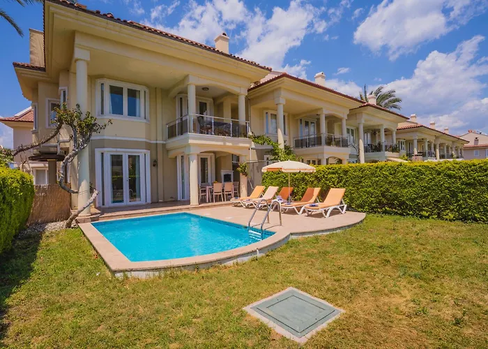 Sunset Club Aqualettings Pearl 4 Villa *