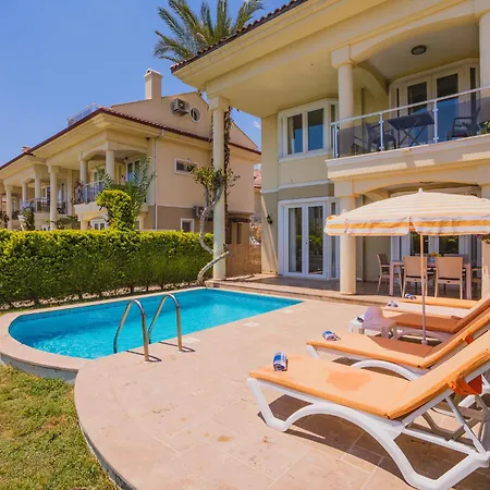 Sunset Club Aqualettings Pearl 4 Вилла